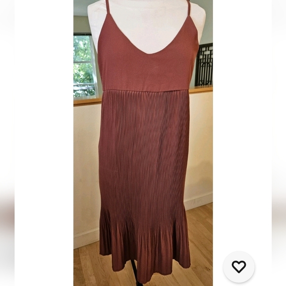 Burgundy Sundress Adjustable Spaghetti-Strap Below Knee Ribbed Bottom Ruffle - Picture 5 of 6